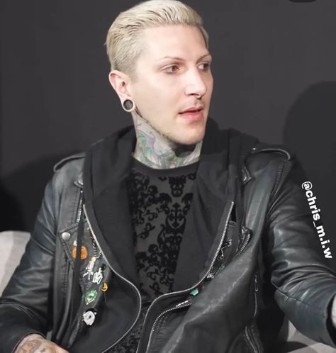 Motionless In White Aesthetic, Chris Cerulli, Chris Motionless, Red Makeup, Motionless In White, Heavy Metal Bands, Black Veil Brides, Black Veil, Attractive People