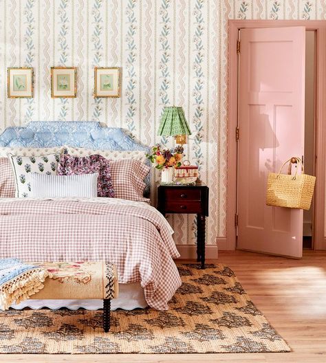 Cottagecore Aesthetic Decor, Popular Bedding, Cozy Cabin Decor, Cottagecore Room, Maximalist Aesthetic, Cottagecore Home, Traditional Cottage, Popular Decor, Cottagecore Style