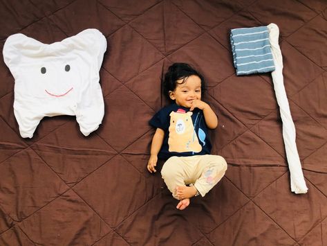 First Tooth Photography Ideas, Tooth Photography, Month Anniversary, Bubble Quilt, Baby Photo Editing, Newborn Baby Tips, Newborn Baby Photoshoot, Baby Monthly Milestones, Baby Shoot