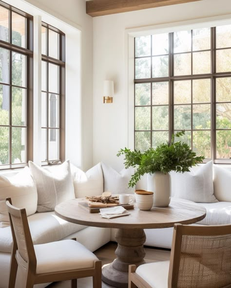 Banquette Seating In Kitchen, Dining Room Interior Design, Kitchen Breakfast Nooks, Dining Room Interior, Interior Design Dining Room, Dining Room Interiors, Breakfast Nooks, Banquette Seating, Furniture Office