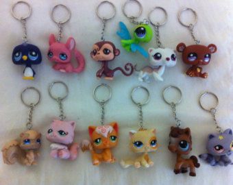 Lps Necklace, Pink 2000s, 2000s Toys, Lps Popular, Lps Pets, Key Charms, Lps Littlest Pet Shop, Plastic Animals, Vintage Marketplace