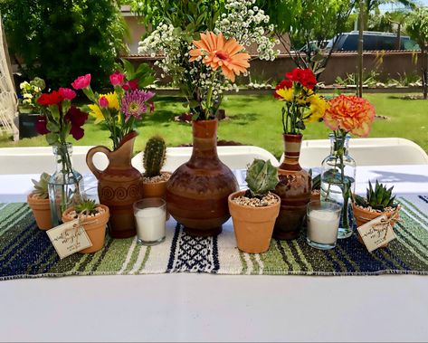 Southwestern Party Decor, Fiesta Table Centerpieces, Modern Fiesta, Southwest Party, Cactus Centerpiece, Tablescapes Ideas, Fiesta Table, Party Tablescapes, Mexican Party Theme