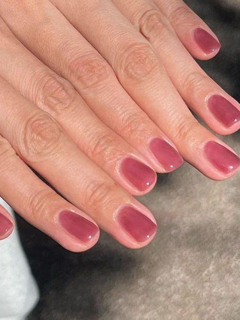 Korean dusty pink nails: simple short Rustic Pink Nails, Dusk Pink Nails, Rose Pink Nails Short, Autumn Pink Nails, Reddish Pink Nails, Creamy Pink Nails, Nails Dusty Pink, Dusty Pink Nails Design, Soft Summer Nails