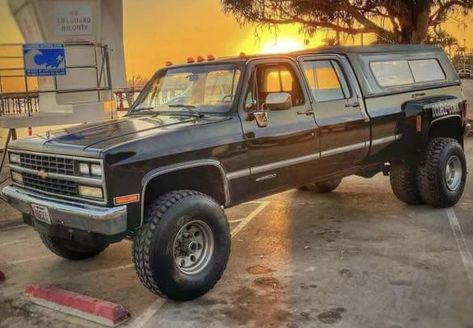 Chevy Dually, Vintage 4x4, Cool Dirt Bikes, Dually Trucks, C10 Chevy Truck, Chevy Van, Custom Chevy Trucks, Lifted Chevy, Lifted Chevy Trucks