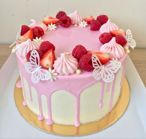 Pink Fruit Cake, Birthday Cake With Strawberries On Top, Cake Decorated With Strawberries Simple, Pink Birthday Cake With Strawberries, Pink Cake With Strawberries On Top, Strawberry Cake For Baby Girl, Strawberry Theme Cake, Pink Cake Ideas, Strawberry Cake Decorations