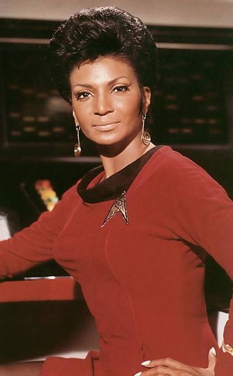 Star Trek: Lieutenant Uhura Star Trek Crew, Katharine Ross, Nichelle Nichols, Bloc Party, Star Trek Original Series, Star Trek Tv, Star Trek Images, Star Trek Characters, Star Trek Original