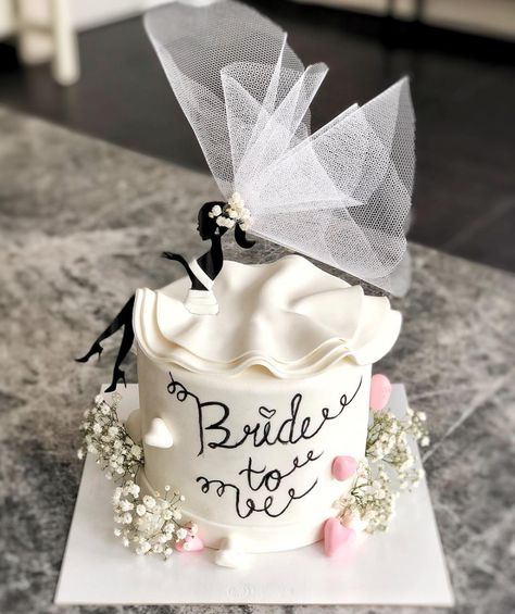 Gorgeous And Fun Bachelorette Party Cake Ideas For Brides Bride To Be Cakes Ideas, Bachelor Party Cakes, Hen Party Cakes, Classy Bachelorette Party, Bachelorette Cake, Wedding Shower Cakes, Brides Cake, Bridal Shower Planning, Awesome Bachelorette Party