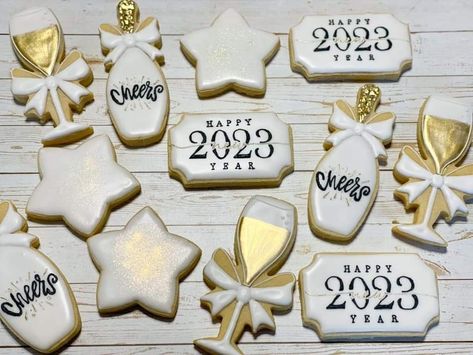 Happy New Year Cookies Decorated, New Years Sugar Cookies Royal Icing, New Years Decorated Cookies, New Years Royal Icing Cookies, New Years Cookies Decorated Royal Icing, New Year’s Eve Cookies, New Year Sugar Cookies, New Years Cookies Decorated, Nye Cookies