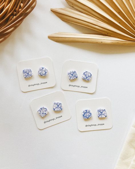 Clay Studs Earrings, Clay Earring Studs, Diy Pasta, Blue And White Earrings, Polymer Clay Studs, Clay Studs, Clay Making, Blue Clay, How To Make Clay