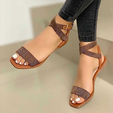 Buckled Flats, Peep Toe Sandals, Buckle Sandals, Fashion Heels, Somali, Sandals Women, Womens Sandals Flat, Sandal Fashion, Casual Sandals