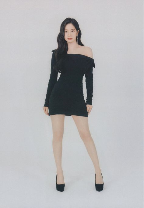 #TWICE #TWICEDAHYUN #DAHYUN #kpop #jypentertainment #트와이스 #다현 #원스 #김다현 #金多賢 #ダヒョン #KIMDAHYUN Dahyun Body, Kim Dahyun, Victoria Justice, Kpop Fashion, Black Outfit, World Tour, Body Goals, Korean Girl, Donald Duck