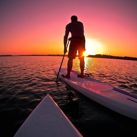 gorgeous SUP Sunset #sunset #photography #sup #standuppaddle #paddleboard Holiday Selfies, Gopro Pictures, Paddle Boarding Pictures, Sup Stand Up Paddle, Gopro Photography, Paddle Surfing, Standup Paddle Board, Paddle Sports, Sup Surf