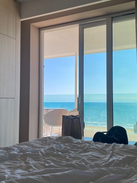 Beachside House Aesthetic, Summer Apartment Aesthetic, Hotel Trip Aesthetic, Hotel Vibes Aesthetic, Summer Hotel Aesthetic, Beach Hotel Aesthetic, Miami Hotel Aesthetic, Miami Hotel Room Aesthetic, Hotel View Aesthetic