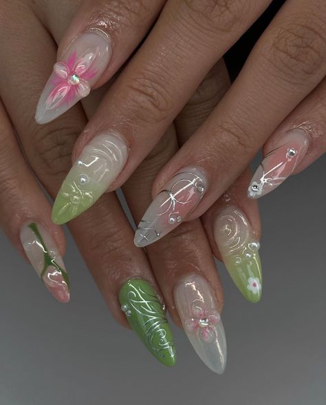 Aesthetic Nails Green, Nails Green Pink, Nail Polish Design, Polish Design, Simple Acrylic Nails, Pretty Gel Nails, Really Cute Nails, Unique Acrylic Nails, Soft Nails