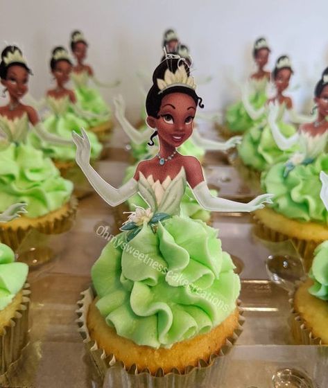 Princess And The Frog Birthday Party Cake, Princess Tiana 2nd Birthday Party, Tiana Princess Birthday Party, Princess Tiana Tea Party, Princess Tiana Treats, Princess Tiana Birthday Party Cake, Princess Tiana Cupcakes, Baby Princess Tiana Birthday Party, Princess Tiana Food Ideas