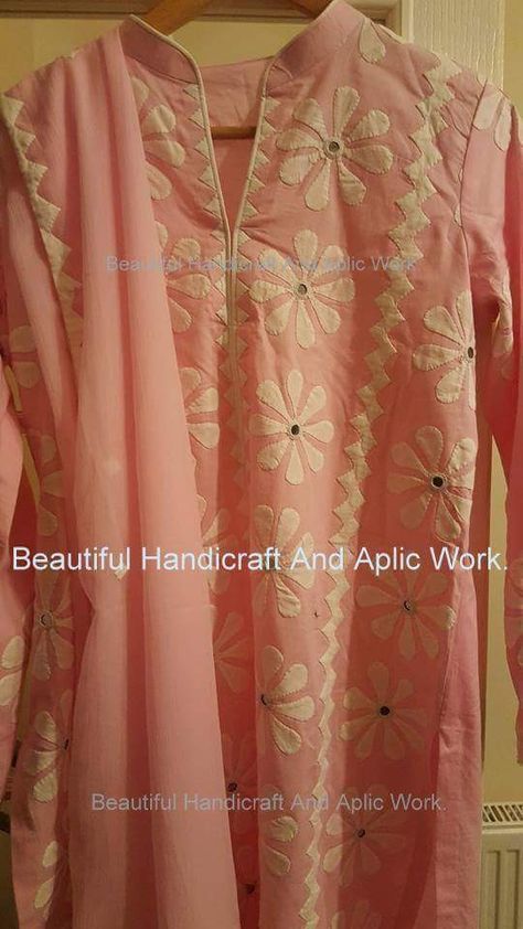 Applique Designs For Women Kurti, Applic Work Design Kurti, Applique Patterns On Kurtis, Aplic Work Design Kurti Simple, Aplic Work Design Kurti, Aplic Work Design, Aplic Design, Casual Asian Fashion, Aplic Work