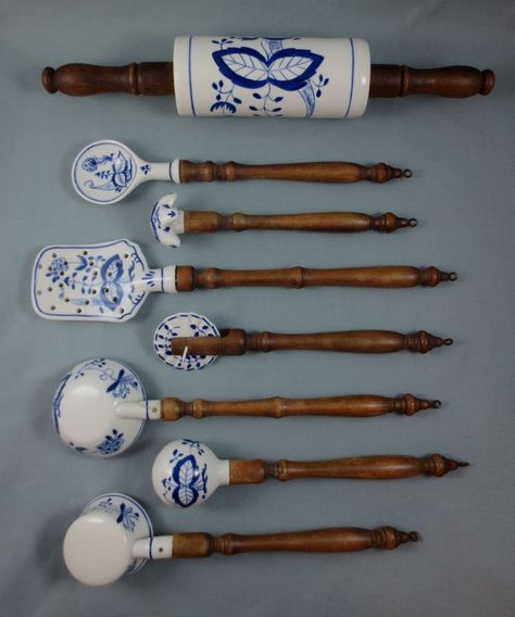 German onion blue kitchen utensil tools Blue Kitchen Utensils, Vintage Kitchen Utensils, Blue White Decor, Blue Onion, White Dishes, Wood Handles, Blue And White Porcelain, Flow Blue, Blue And White China