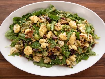 Roasted Cauliflower Salad Cauliflower Salad Recipe, Food Network Recipes Pioneer Woman, Roasted Cauliflower Salad, Paleo Thanksgiving, 30 Diet, Quick Salads, Cauliflower Salad, Pioneer Woman Recipes, Ree Drummond