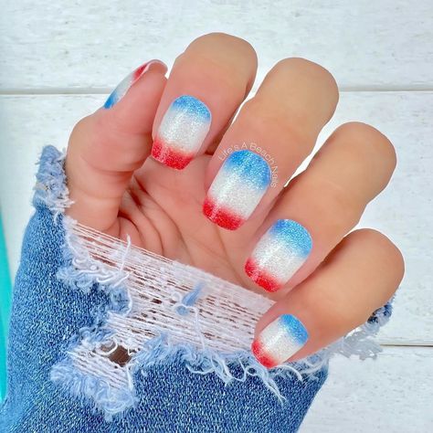 Nails Original, Nail Combos, Glitter French Manicure, Acrylic Nail Polish, Pretty Nail Polish, Awesome Nails, 4th Of July Nails, July Nails, Glitter Design