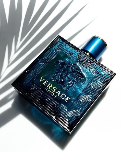 Versace Eros Perfume, Book Perfume, Versace Perfume, Best Perfume For Men, Fragrance Photography, Best Fragrance For Men, Perfume Display, Perfume Photography, Perfume Collection Fragrance