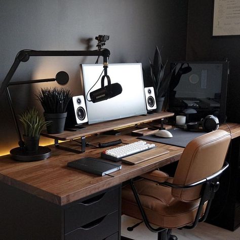 Classy PC Setup Tech Home Office, Rum Inspo, Modern Home Offices, Computer Desk Setup, Home Studio Setup, Desktop Setup, Office Guest Room, Bedroom Setup, Gaming Room Setup