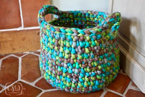 Chunky Floor Basket - Colorful Christine Crochet Basket With Handles, Floor Basket, Chunky Yarn Crochet, Crochet Basket Pattern Free, Knit Items, Crochet Storage Baskets, Yarn Basket, Floor Baskets, Basket Crochet