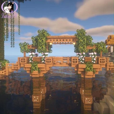 Minecraft Building Ideas Old Version, Easy Minecraft Bridge Ideas, Minecraft Water Bridge Ideas, Minecraft Moon Bridge, Bridge Minecraft Design Cute, Moon Bridge Minecraft, Minecraft Fairy Bridge Ideas, Bridge In Minecraft Ideas, Minecraft Java Builds