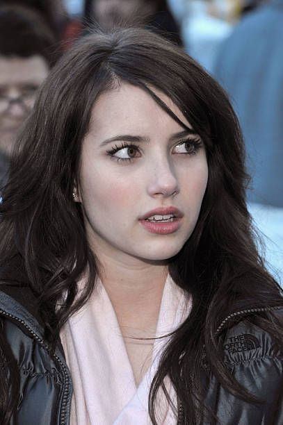 young, brown hair emma roberts lol Emma Roberts Makeup, Emma Roberts Hair, Robert Young, Hair Icon, Emma Roberts, Fav Celebs, Beauty Queens, Girl Icons, Role Models