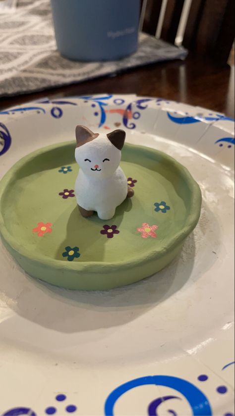 At Home Clay Projects, Clay Ring Tray, Air Dry Clay Cat, Air Clay, Clay Ring, Cat Ideas, Ring Tray, Clay Diy Projects, Cute Clay