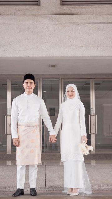 OPEN BOOKING JAN-DEC 2023 ‼️ on Instagram: "“Darling if you dont mind, i’ll take your hand tonight” . Makeup & hijab styling @titibeauty_ Photographer @wolvesomepeople Bridal attire @hazeqrahman Bride @dniarzk" Wedding Dress Malaysia Hijab, Wedding Dress Hijab Simple, Melayu Wedding Dress, Simple Wedding Dress Hijab, Nikah Attire, Dress Nikah, Melayu Wedding, Wedding Dress Hijab, Malay Wedding Dress