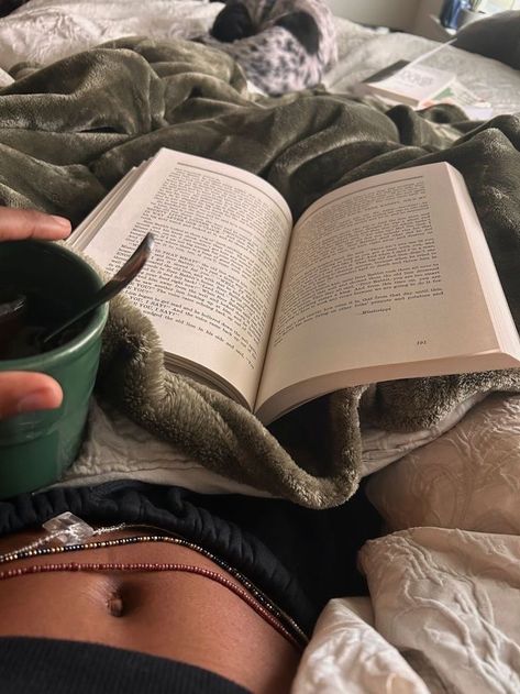 Saturday Vibes Chilling Aesthetic, At Home Aesthetic, Chill At Home, Saturday Vibes, Random Aesthetic, Home Aesthetic, Aesthetic Vibes, Weekend Outfit, Book Lovers