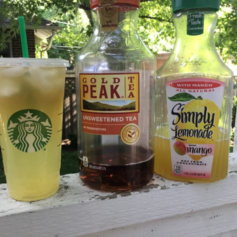 Green Tea Lemonade, Diy Starbucks, Mango Lemonade, Healthy Starbucks Drinks, Copy Cats, Cream Of Celery, Tea Lemonade, Starbucks Diy, Healthy Starbucks