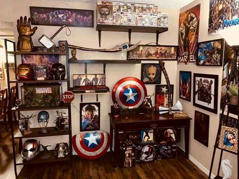 Marvel Collection Room, Marvel Collection Display, Diy Avengers Room Decor, Avengers Room Ideas, Diy Marvel Room Decor, Room Ideas Marvel, Marvel Avengers Room Ideas, Marvel Avengers Room, Faora Ul