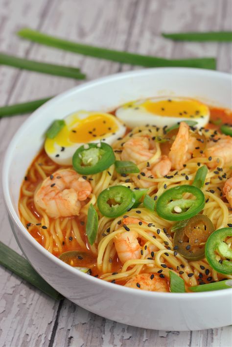 Spicy Ramen Noodles Spicy Ramen Noodle Recipes, Jinya Ramen, Ramen Spicy, Seafood Ramen, Spicy Ramen Noodles, Garlic Chicken Stir Fry, Ramen Dishes, Soups Stews Chilis, Spicy Ramen