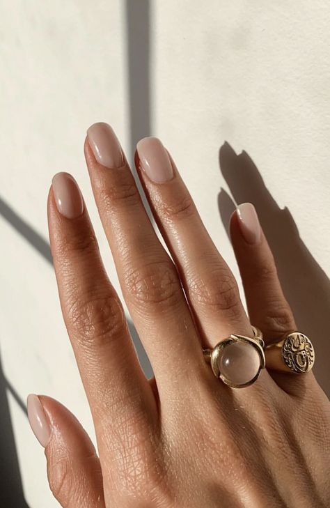 Best Nude Nail Polish, Elegant Manicure, Nagellack Trends, Classy Nail Designs, Fall Nail Trends, Nude Nail Polish, Nude Nail, Blue Nail, Neutral Nails