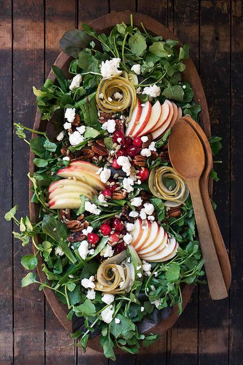 Salad Fall, Salad Presentation, Fall Harvest Salad, Salad With Apples, Fall Salad, Harvest Salad, Autumn Salad, Winter Salad, Think Food