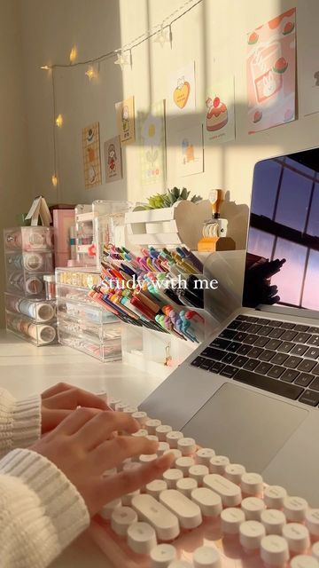 Notetaking Aesthetic, Study Blog, Mini Vlogs, Study Vlog, Dream Craft Room, Study Stationery, Study Motivation Video, Life Routines, Study Motivation Inspiration