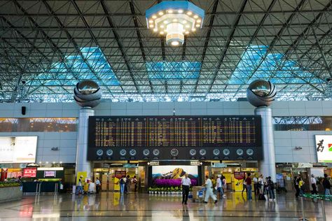 Taiwan Taoyuan International Airport, Airport Food, Airport Guide, China Airlines, Airport Tips, Airport Parking, Malaysia Airlines, Airport Lounge, Taipei City