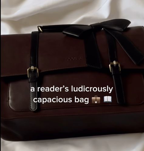 Black Briefcase Aesthetic, Dark Academia Bags Aesthetic, Dark Academia Bag Essentials, Light Academia Bag, Dark Academia Wishlist, Dark Academia Essentials, Dark Academia Bag, Inside My Bag, What In My Bag