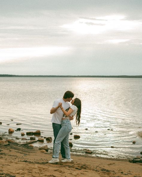 late night post because I couldn’t wait to post these stunning photos of Jenalynn & William! I had these two slow dance on the beach for the last few minutes of the shoot and they turned out to be my favorite shots of the night 💛 . . . . . . . #photographer #photography #greenvillesc #greenvillephotographer #southcarolinaphotographer #couplephotography #couplephotoshoot #couples #portraitphotography Slow Dancing, Dancing Reference, Greenville Sc, Slow Dance, South Carolina Wedding, Couples Photoshoot, South Carolina, Couple Photography, Wedding Inspo