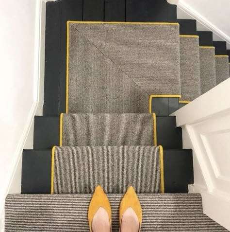 Stripe Stair Runner, Stairs With Carpet, Tiles For Stairs, Black Painted Stairs, Striped Stair Runner, Carpet Staircase, Staircase Runner, Striped Carpets, House Staircase