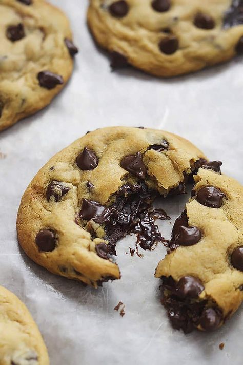 Hot Fudge Stuffed Chocolate Chip Cookies | Creme De La Crumb Big Chocolate Chip Cookies, Stuffed Chocolate Chip Cookies, Chocolate Fudge Cookies, Cookies Stuffed, Fudge Chocolate, Caramel Chocolate Chip Cookies, Ultimate Cookies, Big Chocolate, Holiday Cookie Exchange