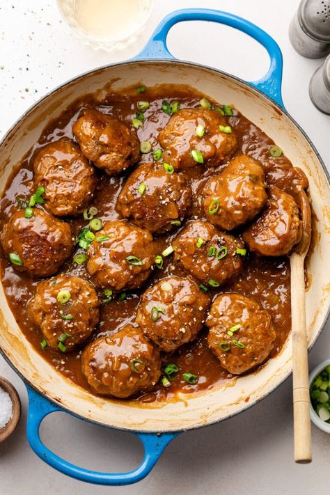 Southern Hamburger Steaks with Onion Gravy Hamburger Steaks With Onion Gravy, Comfort Food Appetizers, Ground Beef Patties, Hamburger Gravy, Hamburger Steaks, Perfect Pot Roast, Seasoned Ground Beef, Best Meatballs, Beef Patties