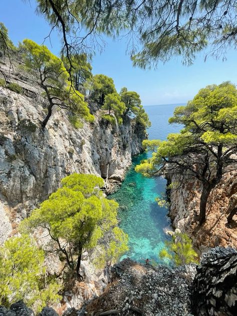 Skopelos Aesthetic, Greece Skopelos, Skopelos Greece, Greek Beaches, Dreamy Places, Landscape Inspiration, Summer 25, Skiathos, River Art