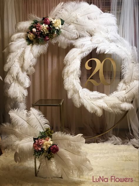 Cake Toppers Diy, Masquerade Theme, Feather Centerpieces, Paris Theme Party, Party Backdrops, Toppers Diy, Birthday Party Set, Wedding Planning Decor, Decor Cake