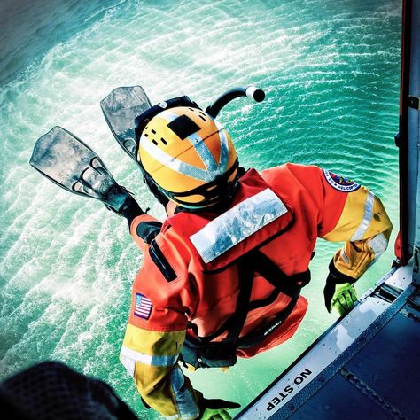 Coast Guard rescue swimmers serve as a go-to asset in the helicopter for rescuing survivors. Uscg Rescue Swimmer, Coast Guard Rescue Swimmer, Usaf Pararescue, Sea Cadets, Rescue Swimmer, Coast Guard Helicopter, Coast Guard Boats, Coast Guard Rescue, Action Photos