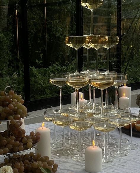 Wedding Dinner Aesthetic, Nye Wedding Aesthetic, Champagne Tasting Party, Champagne Tower Aesthetic, Champagne Dinner Party, Art Style Aesthetic, Autumn Amigurumi, Champagne Dinner, Jennie Kim Chanel