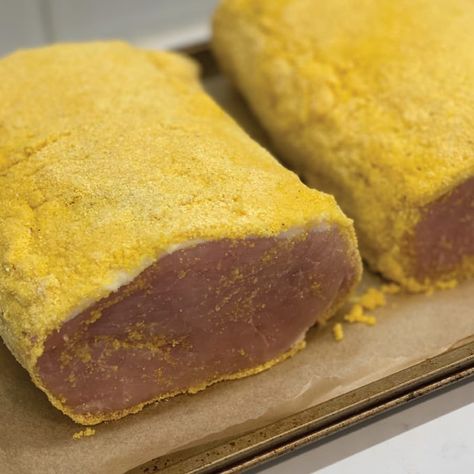 Peameal Bacon Recipes, Smokers Recipes, Canadian Bacon Recipes, Canadian Foods, Meat Preservation, Deli Meat Recipes, Meat Curing, Peameal Bacon, Grilled Dinner Recipes