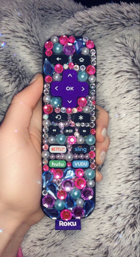 Rhinestone Roku remote control. Bedazzled Things To Do When Bored At Home Crafts, Y2k Diy Crafts, Rhinestone Projects Diy, Rhinestoned Things, Y2k Crafts, Diy Girly Crafts, Bedazzle Ideas, Projects For Teenagers, Trendy Crafts