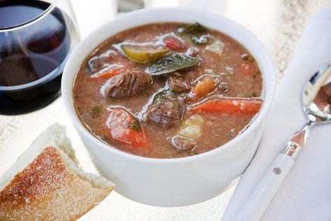 25 Pressure Cooker Recipes for Faster, Easier Dinners Basic Beef Stew, Classic Beef Stew Recipe, Pressure Cooker Beef Stew, Pressure Cooker Beef, Slow Cooker Recipes Beef Stew, Classic Beef Stew, Slow Cooker Beef Stew, Pot Roast Recipes, Beef Stew Recipe